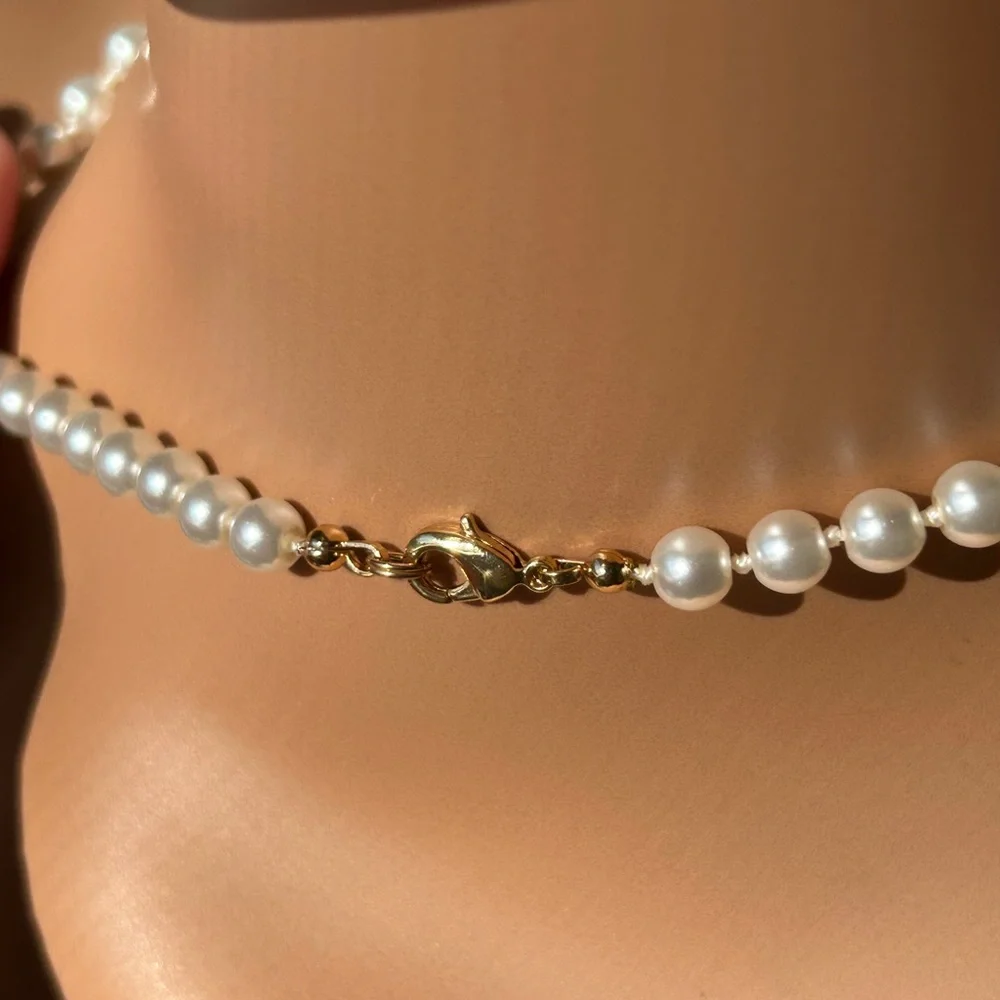 Delicate White Pearl Necklace - Picture 5 of 5